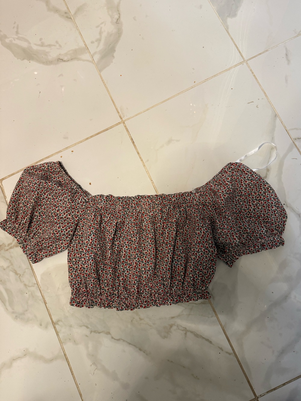 Floral Smocked Crop Top with Puff Sleeves - Red/Black/White